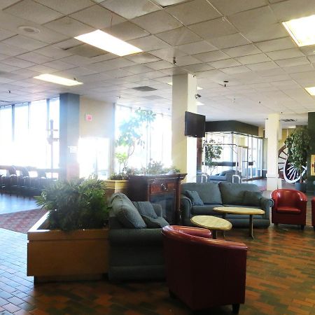 Town And Country Motor Hotel YYC Exteriör bild